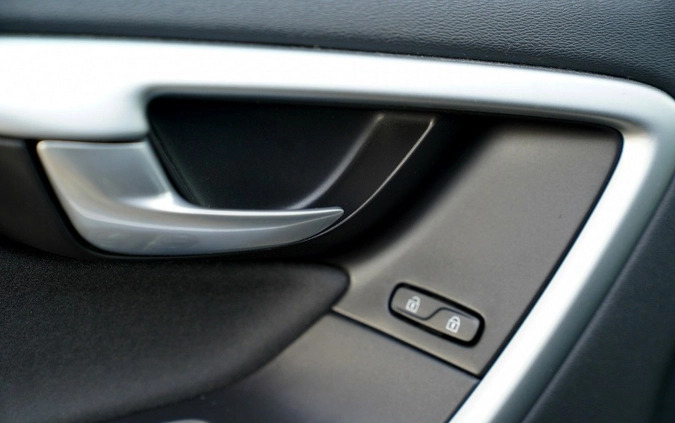 Volvo XC 60 cena 45700 przebieg: 219854, rok produkcji 2012 z Otmuchów małe 529